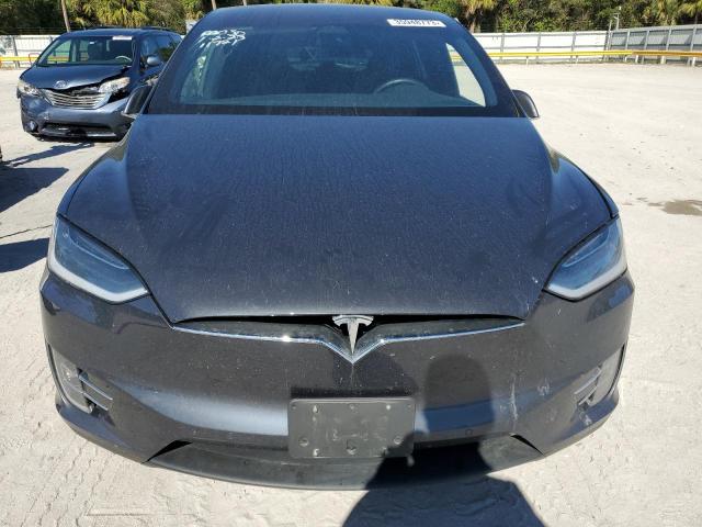 5YJXCAE28HF077704 Tesla MODEL X