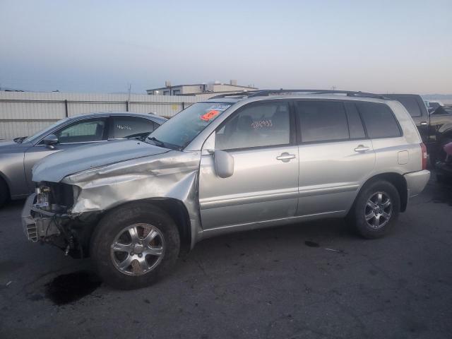 Salvage cars for sale from Copart Bakersfield, CA: 2004 Toyota Highlander
