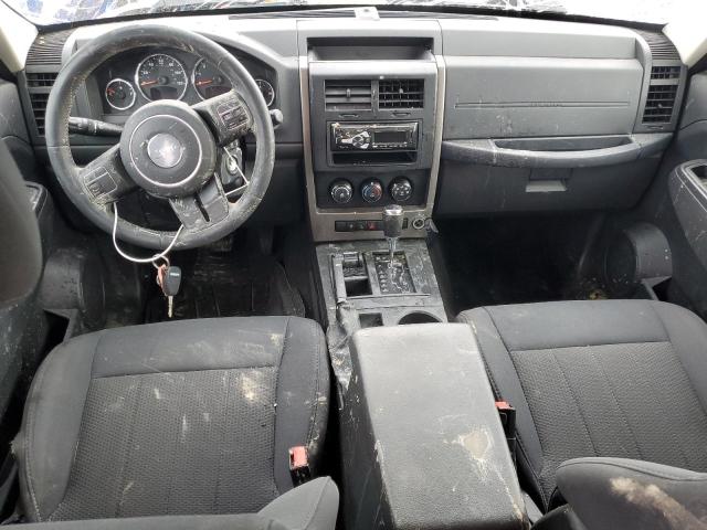 1C4PJMAK5CW203308 Jeep Liberty Sport