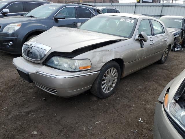 2003 Lincoln Town Car Signature