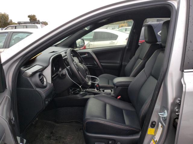 2018 TOYOTA RAV4 SE - JTMNFREVXJJ202840