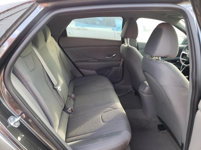 5NPLL4AG2MH015695 Hyundai ELANTRA SE