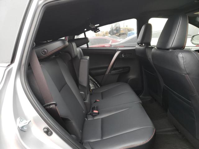 2018 TOYOTA RAV4 SE - JTMNFREVXJJ202840