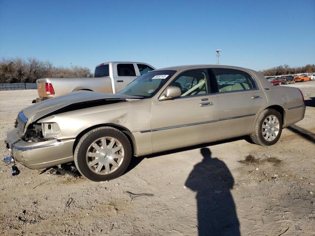 2010 Lincoln Town Car Signature Limited