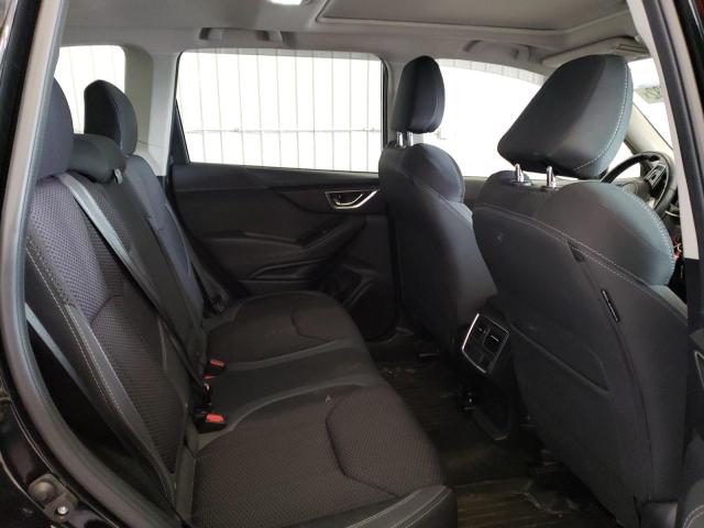 JF2SKAEC2KH451674 Subaru Forester Premium