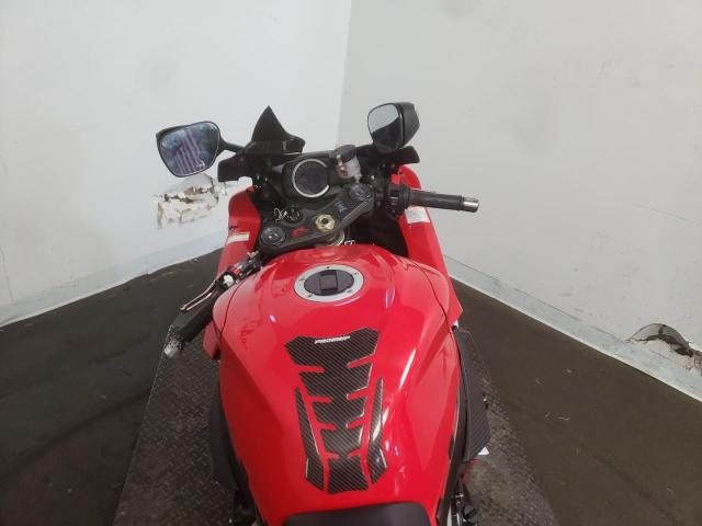 2013 SUZUKI GSX-R600 - JS1GN7FA9D2102894