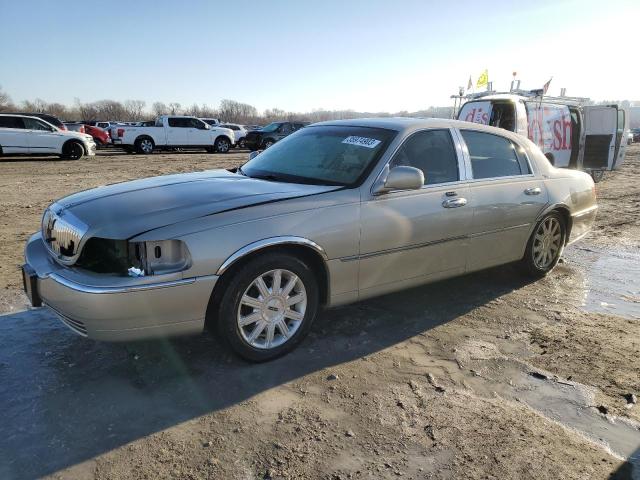 2006 Lincoln Town Car Signature Limited