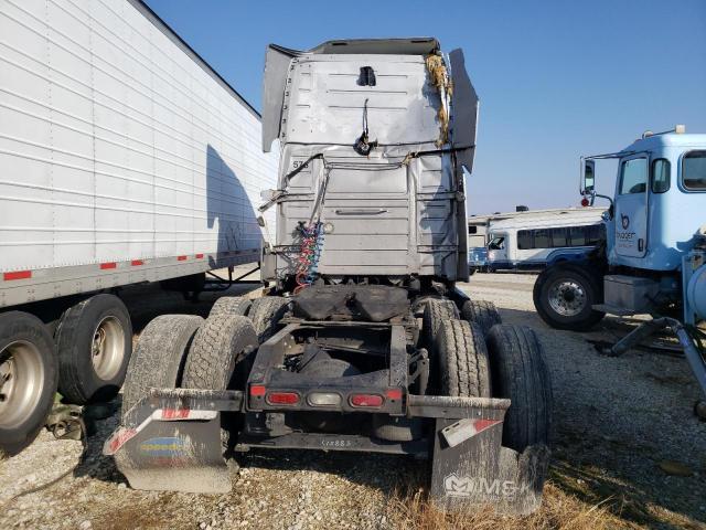 4V4NC9EH2JN888517 Volvo VN VNL