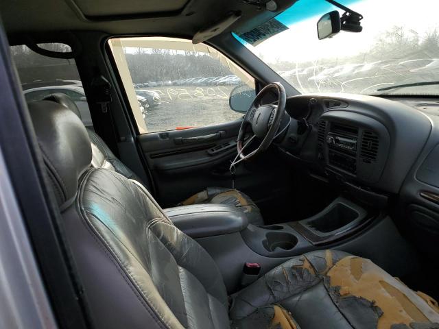 5LMPU28LXWLJ37606 Lincoln Navigator