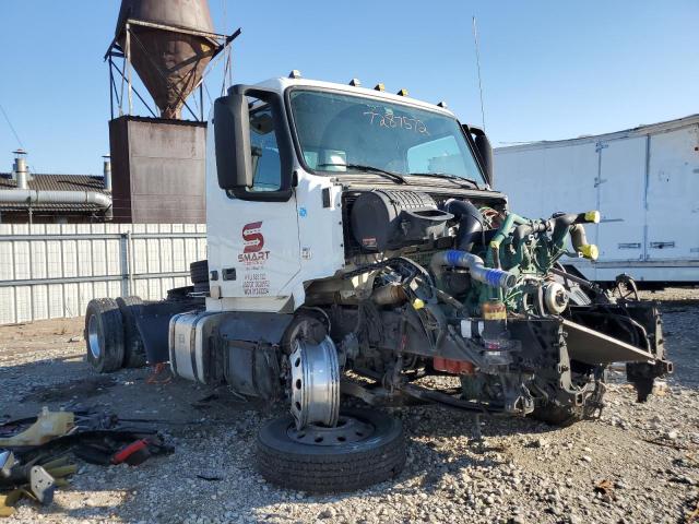 Vehiculos salvage en venta de Copart Louisville, KY: 2018 Volvo VN VNL