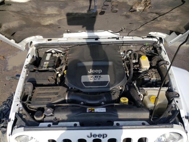 1C4BJWEG5DL571843 Jeep Wrangler Unlimited Sahara