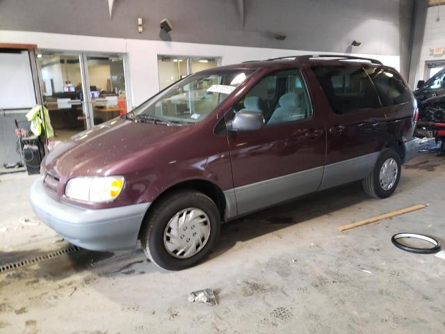 Salvage cars for sale from Copart Sandston, VA: 1998 Toyota Sienna LE