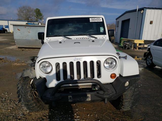 1C4BJWEG5DL571843 Jeep Wrangler Unlimited Sahara