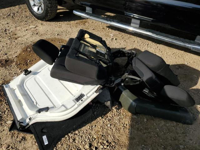 1C4BJWEG2GL142972 Jeep Wrangler Unlimited Sahara