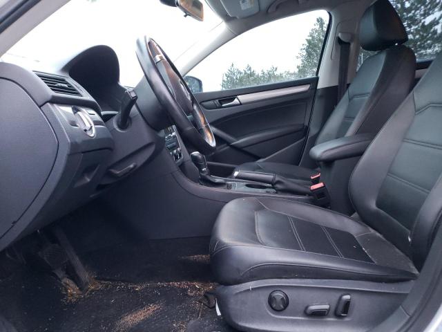 2015 VOLKSWAGEN PASSAT S - 1VWAS7A37FC108832