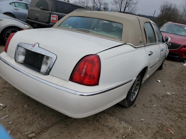 1LNHM82W92Y626458 Lincoln TOWNCAR