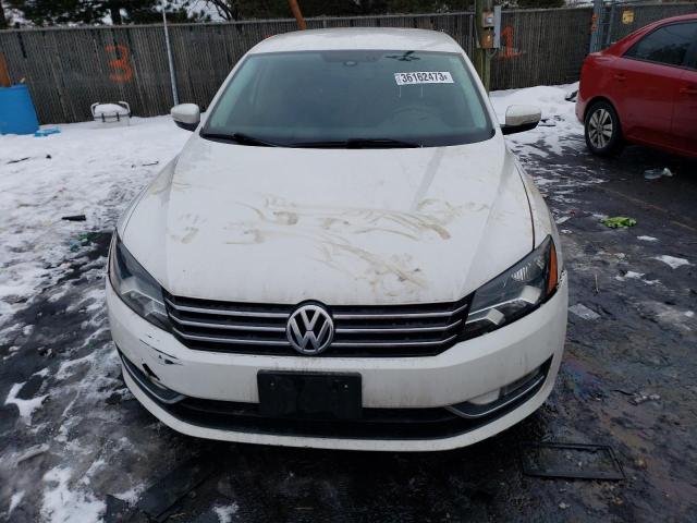 2015 VOLKSWAGEN PASSAT S - 1VWAS7A37FC108832