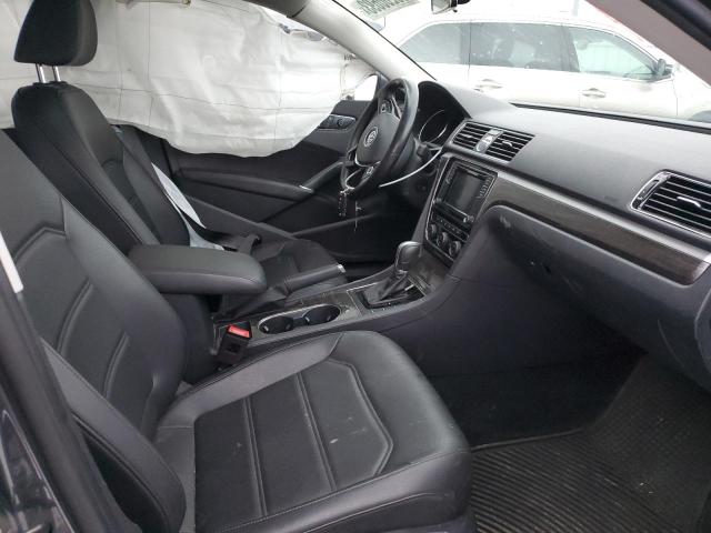 2017 VOLKSWAGEN PASSAT SE - 1VWBT7A37HC073973