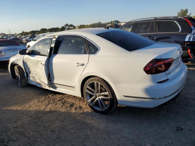2017 VOLKSWAGEN PASSAT R-L - 1VWDT7A37HC016486