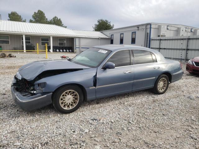 1999 Lincoln Town Car Signature