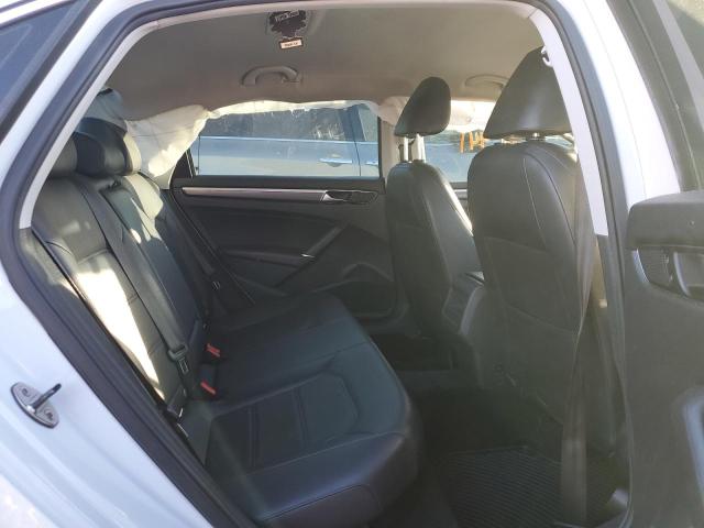 2017 VOLKSWAGEN PASSAT R-L - 1VWDT7A37HC016486