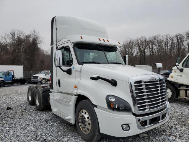 Salvage cars for sale from Copart York Haven, PA: 2018 Freightliner Cascadia 1