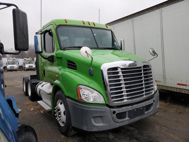 Salvage cars for sale from Copart Cahokia Heights, IL: 2014 Freightliner Cascadia 113