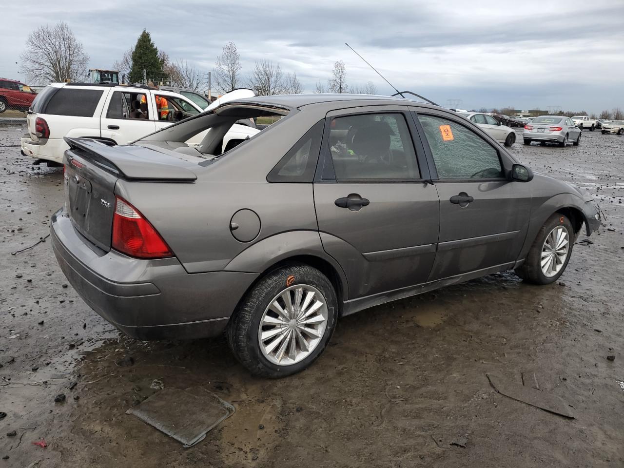 1FAFP34N75W285139 2005 Ford Focus Zx4