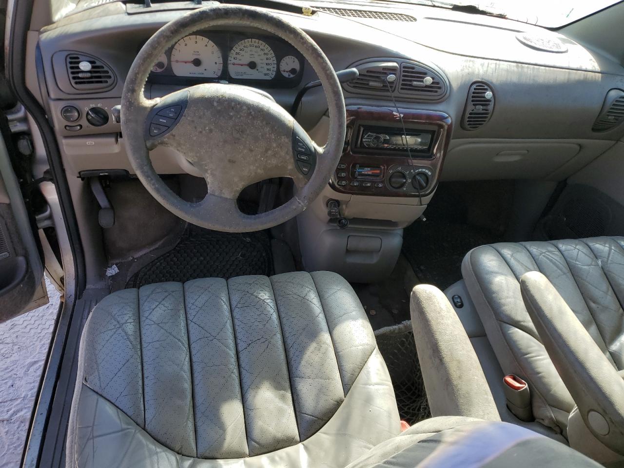 2000 Chrysler Town & Country Limited VIN: 1C4GP64L8YB620841 Lot: 36059263