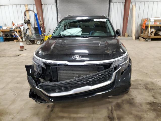 KNDERCAAXM7119949 KIA SELTOS EX