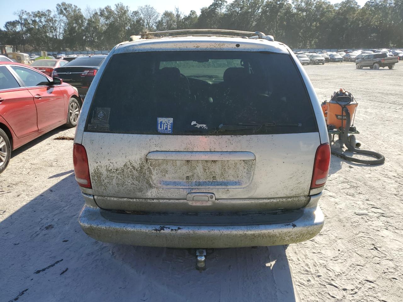 2000 Chrysler Town & Country Limited VIN: 1C4GP64L8YB620841 Lot: 36059263