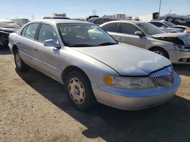 1LNHM97V8YY930475 Lincoln Continental