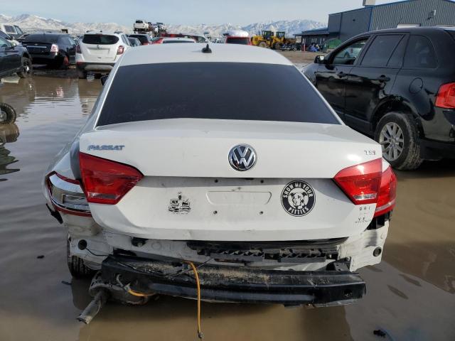 2015 VOLKSWAGEN PASSAT S - 1VWAT7A30FC105655