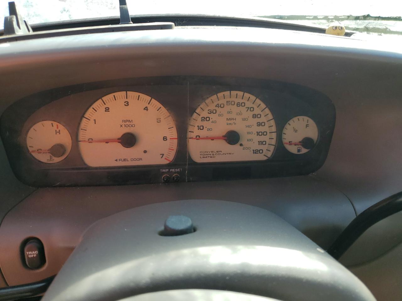 2000 Chrysler Town & Country Limited VIN: 1C4GP64L8YB620841 Lot: 36059263