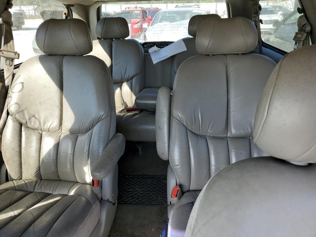 2000 Chrysler Town & Country Limited VIN: 1C4GP64L8YB620841 Lot: 36059263