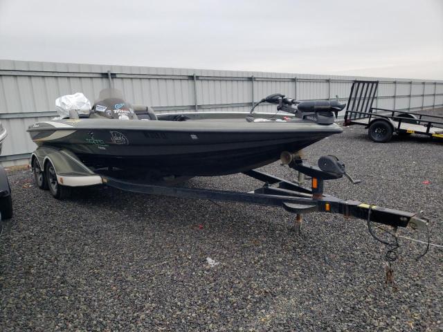 Salvage boats for sale at Fredericksburg, VA auction: 2006 Triton Boat