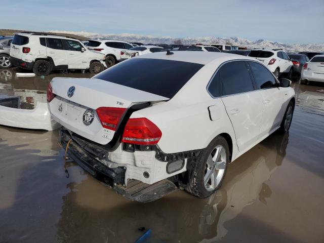 2015 VOLKSWAGEN PASSAT S - 1VWAT7A30FC105655