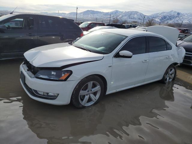2015 VOLKSWAGEN PASSAT S - 1VWAT7A30FC105655