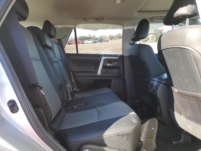 2018 TOYOTA 4RUNNER SR - JTEBU5JR2J5599846