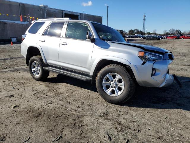 2018 TOYOTA 4RUNNER SR - JTEBU5JR2J5599846