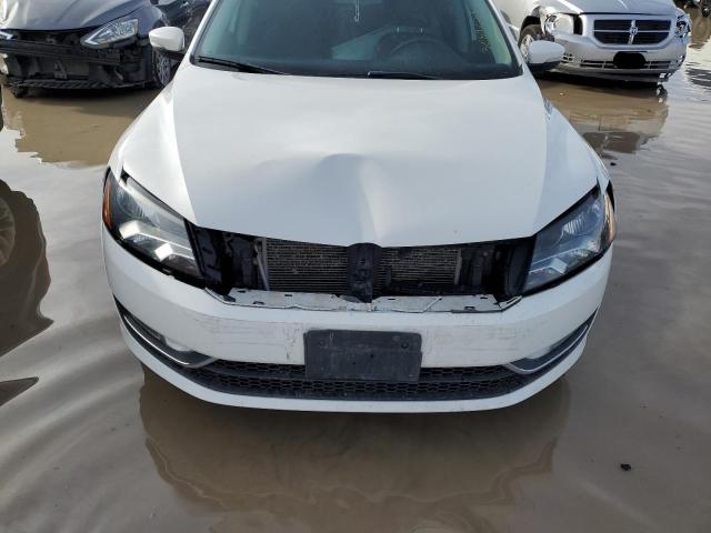 2015 VOLKSWAGEN PASSAT S - 1VWAT7A30FC105655