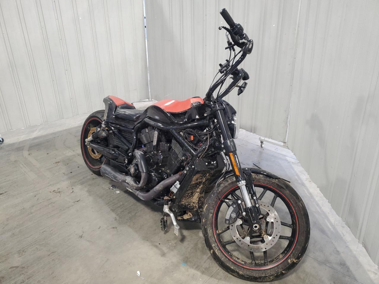 1HD1HHH13HC800518 HARLEY-DAVIDSON VRSCDX NIG 2017