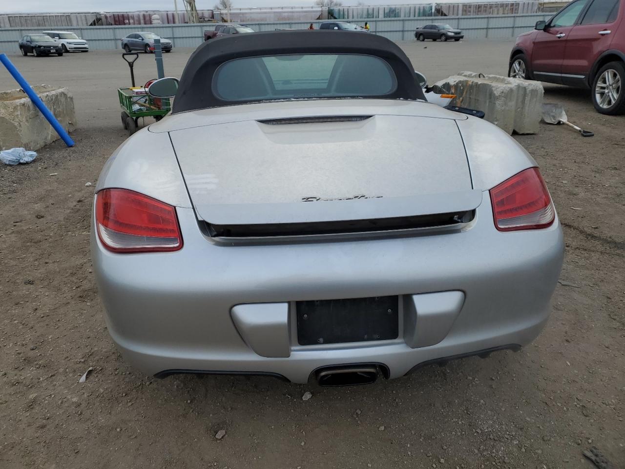 2011 Porsche Boxster VIN: WP0CA2A8XBU710268 Lot: 36851483