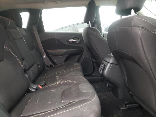 1C4PJMCS2FW525163 Jeep Cherokee Latitude