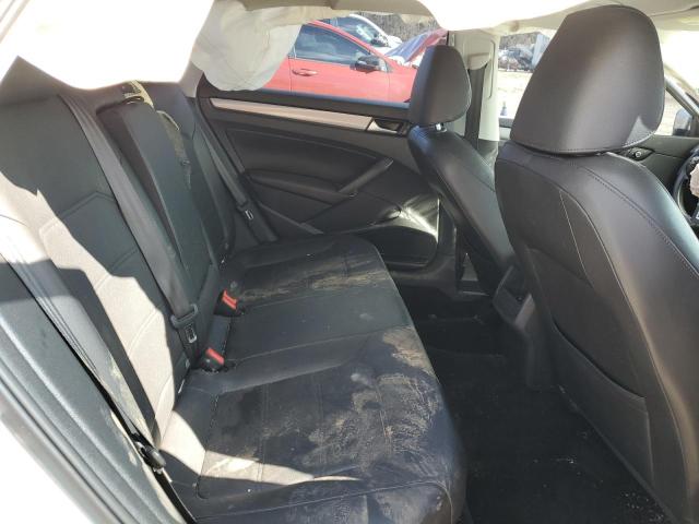 2015 VOLKSWAGEN PASSAT S - 1VWAS7A38FC105003