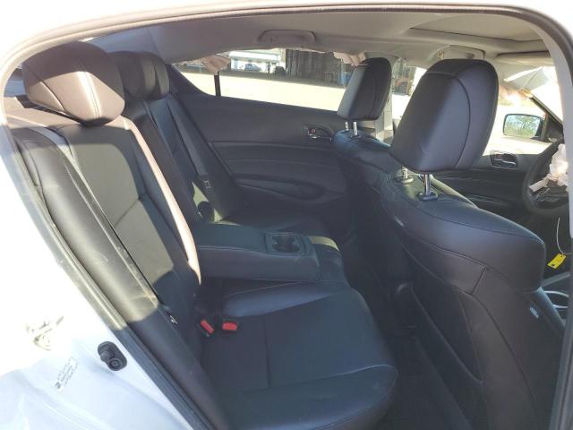 2018 ACURA ILX BASE W - 19UDE2F33JA002032
