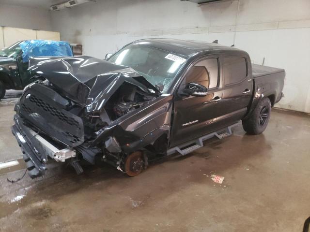 Salvage cars for sale from Copart Davison, MI: 2016 Toyota Tacoma DOU