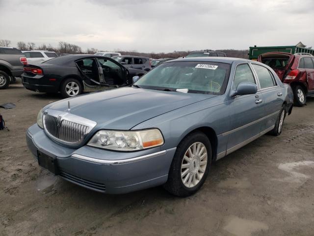 2004 Lincoln Town Car Executive