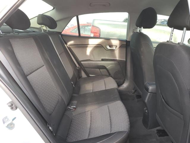 3KPA24AD9ME405438 KIA RIO LX