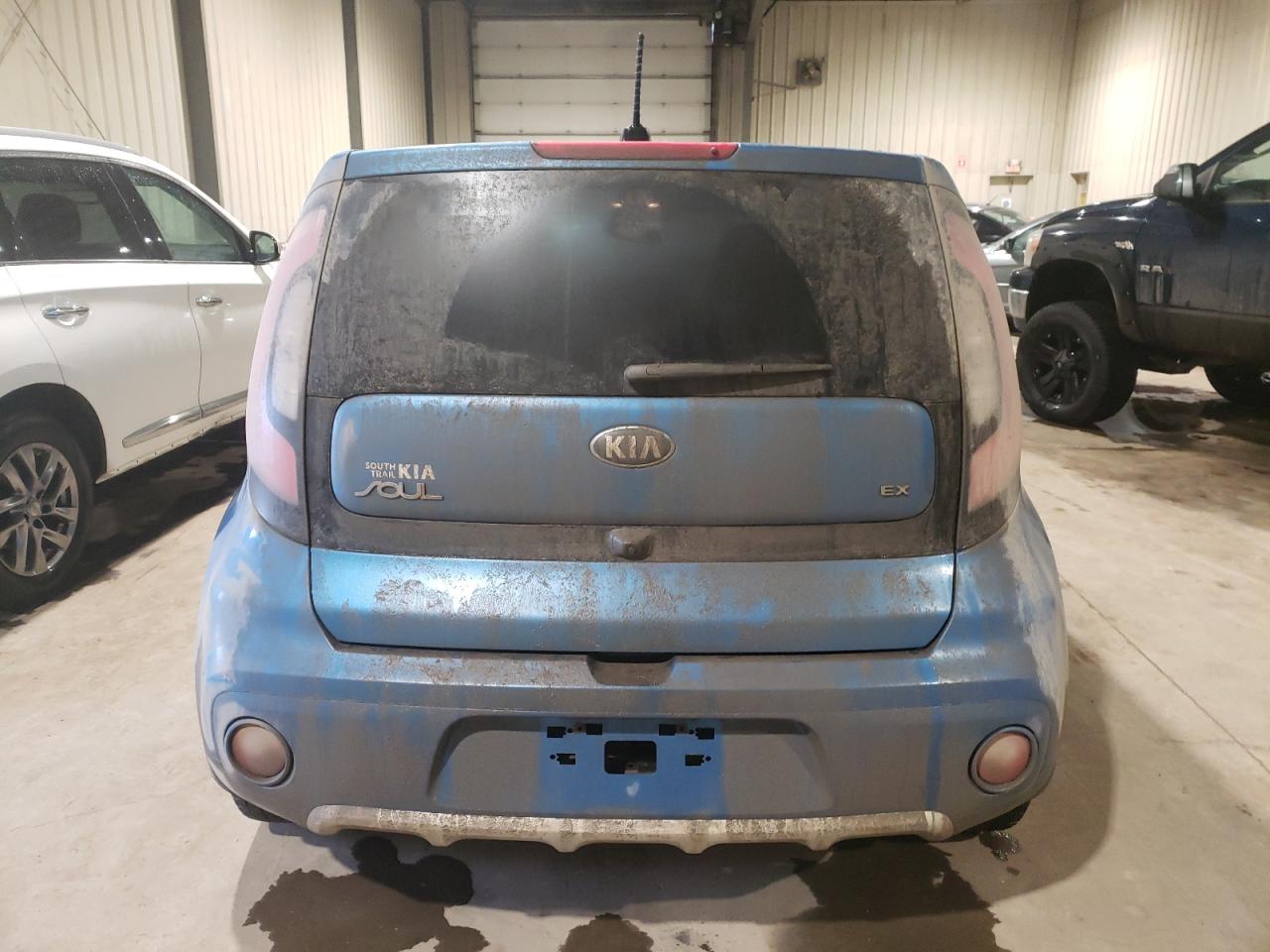 KNDJP3A52J7617341 2018 Kia Soul +